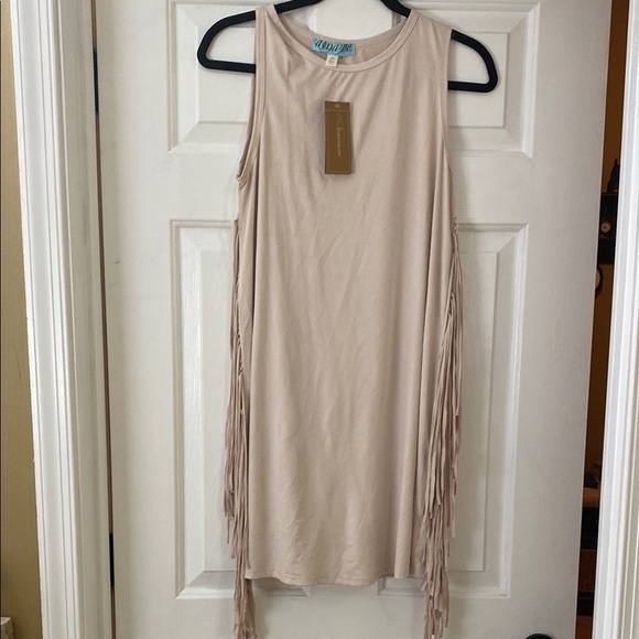 Francesca's Collections Cream Sleeveless dress - Picture 1 of 3